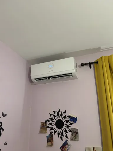 Installation d’un climatiseur mono-split Bosch dans une chambre à Six-Fours-les-Plages, Marseille, SIDPROGAZ
