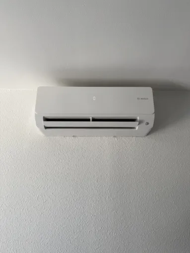 Installation d’une climatisation Bosch 3,5 kW modèle Climate 6000 à Bouc-Bel-Air, Marseille, SIDPROGAZ