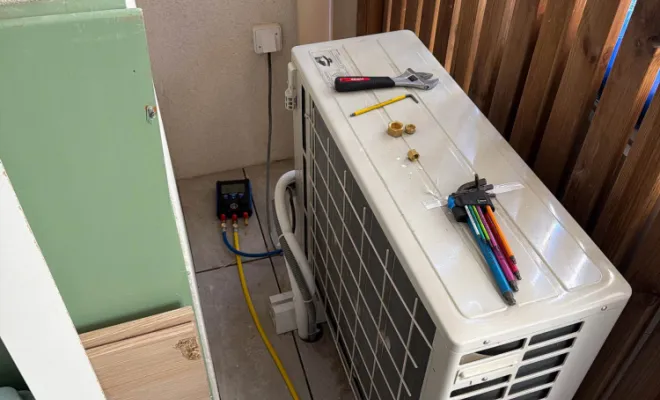 Déplacement d’un groupe extérieur de climatisation dans une résidence neuve à Marseille, Marseille, SIDPROGAZ
